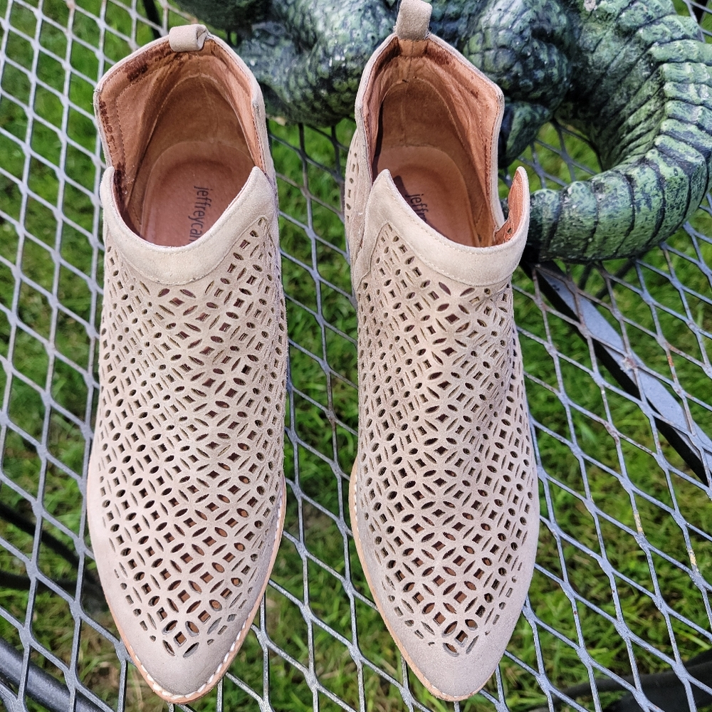 Jeffrey Campbell Tagloni Booties Size 9